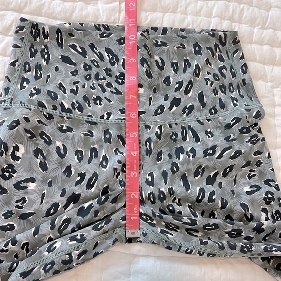 Varley Leopard Cheetah Print Leggings Small Gray Green Black White Animal Print - Picture 9 of 15